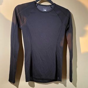 North face black long sleeve shirt